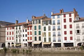 The air travel (bird fly) shortest distance between biarritz and bayonne is 6 km= 4 miles. Discover The Secrets Of Bayonne With Mercure Local Stories
