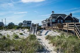 Florida landlords also have certain rights, such as the right to timely rent payments and for reimbursement of costs for property damage beyond normal pest control. Wealthy Tenants Are Squatting In Multi Million Dollar Homes In The Hamptons Daily Mail Online
