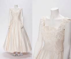 Stai cercando abiti da sposa in offerta? Sale Dior Inspired Wedding Dress Vintage 1950s Inspired Etsy