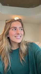 Alyssa Cheney's Instagram, Twitter & Facebook