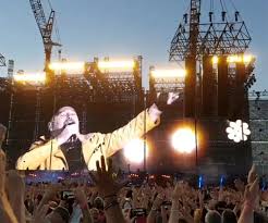 Oggi 7 febbraio 2021, vasco rossi festeggia il suo 69esimo compleanno. Vasco Rossi Torna Live A Giugno 2021 Dire It