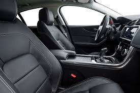 Check specs, prices, performance and compare with similar cars. Facelift Fur Den Jaguar Xe Vor Allem Innen Aufgewertet