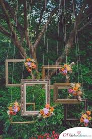 40 Diy Dekoideen Fur Eine Traumhafte Garten Hochzeit Hochzeitskulisse Hochzeitsdekoration Garten Partydekorationen