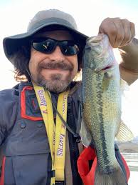 Beautiful evening for some kayak fishing out in the bay last night. Got  some solid catches 🎣💪🏼