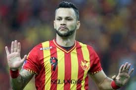 Pada pertemuan itu, hatrik menerusi paulo rangel sudah cukup menggembirakan peminat setia peteh yang sebelum ini gelisah dengan ketumpulan jentera di barisan serangan pasukan. Paulo Rangel Alchetron The Free Social Encyclopedia