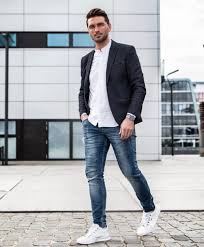 What To Wear To A Wedding In This Summer Open your wardrobe to our designer blazers at farfetch. what to wear to a wedding in this summer