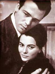 Giovanna Ralli e Enrique Mario Salerno nel film "А Roma è stata la notte"  (1961)