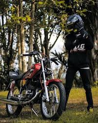 Seperti nampak pada gambar di atas, sebuah motor yamaha rx king yang bernopol ad 5764 we itu ad, ab, atau ag ya mas bro, belum tahu ya tentu saja ditilang wong ini tidak sesua standar.pastinya rx king aja suaranya dah kenceng apalagi ditambah pake moncong toa, beuh lebih menggelegar lagi. 7 Ide Rx King Style Bandung Motor Jalanan Motor Kendaraan