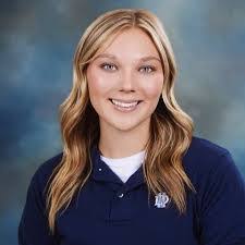 Nadia Baer's Instagram, Twitter & Facebook