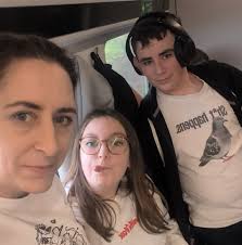 Job Vacancies ** We are currently seeking enthusiastic and hard working  individuals to join our team at Glan Y Mor. The seasonal roles we are  currently seeking to fill are: **