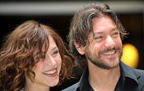 Sergio assisi (born 13 may 1972) is an italian actor. Sergio Assisi Gabriella Pession Felice Perche Non Sta Piu Con Me