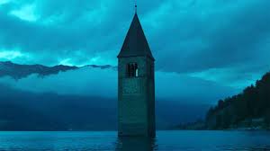 The reservoir is known as lake resia and normally the only sign of the 163 lost. Trailer Zur Neuen Netflix Serie Curon Mystery Thriller Aus Italien Seriesly Awesome