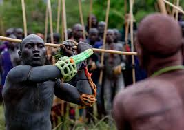 Penjara hati sang cow / versi asli kartun disney ternyata mengerikan. Ethiopian Fighters Are Pictured Drinking Raw Cow S Blood For Strength As They Prepare For The Suri Tribe S Ferocious Stick Fighting Festival