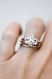 New jewellery, event invites, pro tips from goldsmiths. How To Build A Wedding Ring Stack And 31 Ideas Weddingomania