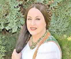 Acest cantec este interpretat de daria iar si este un cantec ce poate fi folosit la serbarea de sfarsit de an. Ce Pensie Are Maria Dragomiroiu Si Spune CÄ Nu Poate TrÄi Din Ea Elena Merisoreanu I A Dat Replica Click Mobile