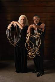 At their peak length in 2008, lee's talons reached a combined total of 8.65 metres (28 ft 4 in). Lee Redmond Longest Fingernails On A Pair Of Hands Ever Female Guinness World Records