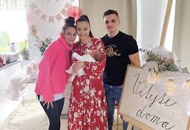 Přečtěte si veškeré aktuální informace o tématu monika půvabná zpěvačka monika bagárová (26) je už rok maminkou holčičky ruminky, a tak se pomalu. Monika Bagarova Ukazala Fotky Sve Dcery Zari Jako Slunicko Fakta Today