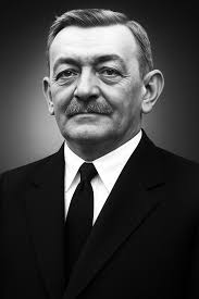 Elmwood alum recognized