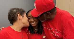 Simone biles of the united states at the women's team gymnastics final at the ariake gymnastics centre in tokyo, japan, july 27, 2021. Simone Biles Shares Cute Photo With Her Parents On Instagram Gulfnews Network