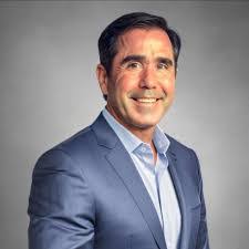 Richard Mell's Instagram, Twitter & Facebook