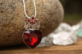 Evie 39 S Necklace Queen Of Hearts Necklace Alice In Wonderland Heart With Crown Necklace Re Red Heart Necklace Heart Shaped Necklace Heart Shaped Jewelry
