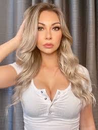 Gina Cresci's Instagram, Twitter & Facebook