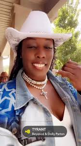 What do y'all think of our officers rocking the cowboy look? We want to  hear from you! Drop your thoughts in the comments! 👇👮‍♂️