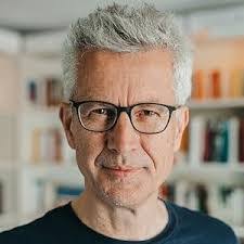 Eric Pfeil's Instagram, Twitter & Facebook