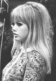 Sprout Social Photos When The Sun Reaches My Sister Facebook 1960s Hair Vintage Hairstyles Hair Inspiration