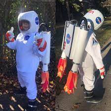 Weltall kostum zum fasching selber machen ideen fur damen herren und kinder in 2020 astronaut diy selber machen anleitungen weltall kostum. Astronauten Kostum Selber Machen Diy Anleitung Maskerix De Kostume Selber Machen Astronaut Kostum Kinder Astronaut Kostum