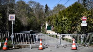 Affaiblit, il se trouve que de nouvelles tumeurs lui ont été récemment découvertes, ce qui. French Tycoon Bernard Tapie Tied Up And Beaten In Burglary Deccan Herald