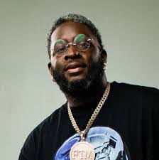 Shanika Moss's Instagram, Twitter & Facebook