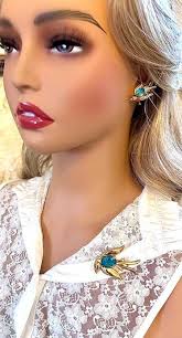 Golden crystal swallow bird