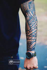 Hình xăm đối xứng đẹp tinh tế đến từng chi tiết. Top Hinh XÄƒm Maori Cá»±c Ä'áº¹p á»Ÿ Chan Va Canh Tay Hinh XÄƒm MackizÆ¡ Hinh XÄƒm XÄƒm