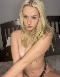 Blake Bloom - Free pics, galleries & more at Babepedia