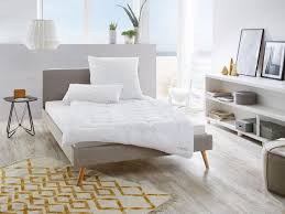 Multifunktionale kissen und steppdecken können als dekorative kissen, weiche steppdecken, kinderbettdecken, sofas und sofakissen oder. Selma 4 Jahreszeiten Funktionsfaserdecken Bettdecken Schlafen Betten Prinz Gmbh