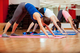 Jul 02, 2021 · 6 steps of adho mukha svanasana as we know a dog has four legs, you need to use your hands too to practise adho mukha svanasana. Downward Dog Yoga Position Steps And Benefits Eyogaguru