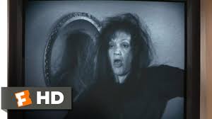 I watched it with my mom last halloween and she kept saying over and over again, 'i let you it was my favorite movie as a kid because i was the little weirdo who loved horror too. Scary Movie 3 5 11 Movie Clip The Wrong Tv 2003 Hd Youtube