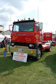 Bj And The Bear Truck Specs Trucking Big Trucks Classic Trucks Trucks