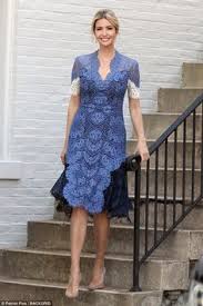 Gamis dengan bahan brokat berwarna pastel bisa dijadikan andalah untuk anda para hijaber yang ingin datang sebagai bridesmaid ke kondangan. Model Sack Dress Brokat Off 50 Www Transanatolie Com