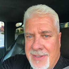 Scott Twining's Instagram, Twitter & Facebook