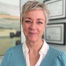 Ellen Zink's Instagram, Twitter & Facebook