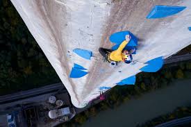 Maybe you would like to learn more about one of these? Janja Garnbret Und Domen Skofic Bezwingen Einen 360 Meter Hohen 8b Schornstein Bergsteigen Com