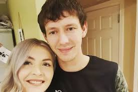 Chester florist's heartache after cancer diagnosis at 32 means she won't be  able to carry children