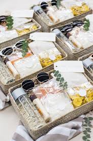 10 Must See Wedding Hamper Ideas To Impress Your Guests Wedding Planning And Ideas Wedding Blog From really thoughtful and cute favours and hampers, to absolutely adorable decor photo of gifts for bride and groom. 10 must see wedding hamper ideas to