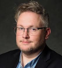 Edison's chief financial officer resigns