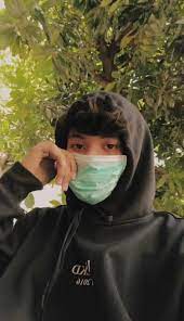 Menurut adhisty zara atau yang kita kenal dengan sebutan zara jkt48, cowok yang pakai skincare dan peduli akan kesehatan tubuhnya adalah hal. 140 Ide Cowok Baju Hitam Di 2021 Fotografi Remaja Fotografi Gambar Teman