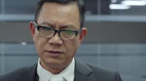 Ông quân đến cao dược để thông báo bố kiên chính là người lái xe năm xưa mà bà cúc thuê để lừa bà. 3bsba Ydehwrm