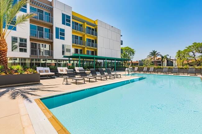 7639 Van Nuys Blvd, Van Nuys, CA 91405 - 7639 Van Nuys Blvd Van Nuys, CA  91405 | Apartments.com