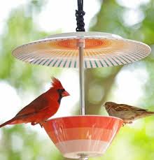 Je voulais construire une mangeoire pour les oiseaux et ne voulait pas une maison traditionnelle en bois en forme d'un. Mangeoire Pour Oiseaux 60 Modeles Et Idees Diy